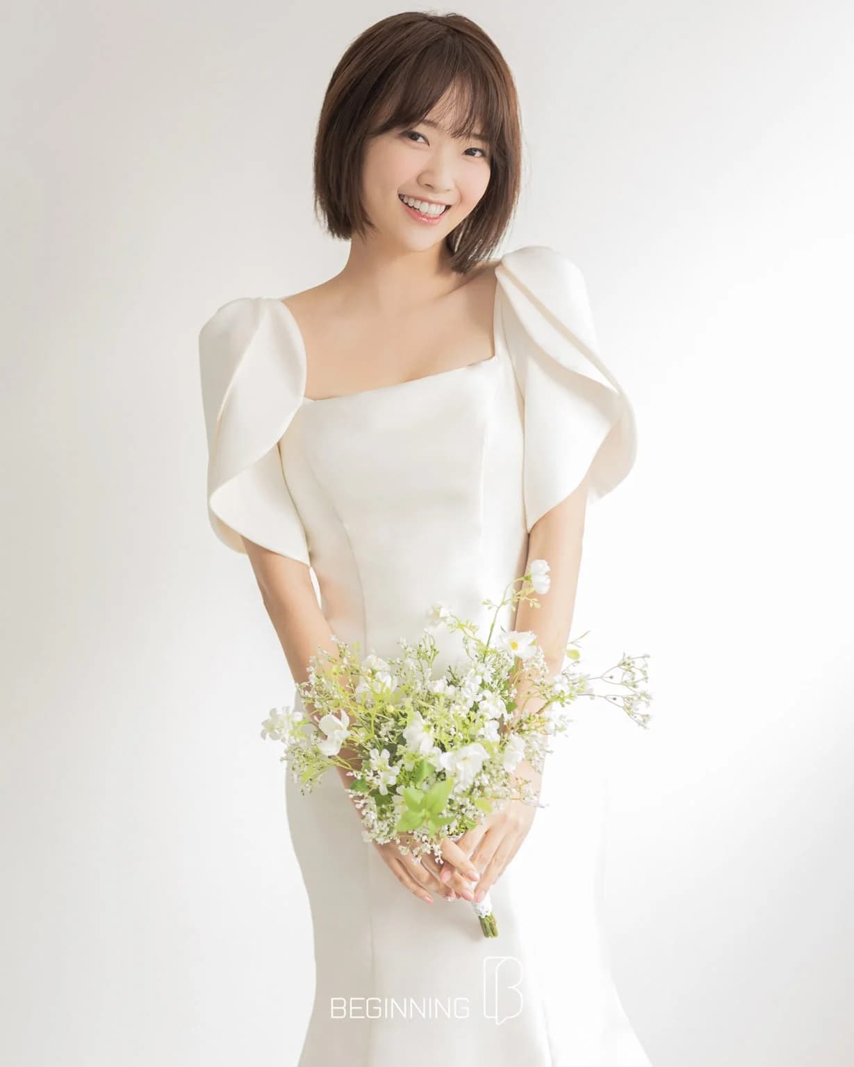 BEGINNING Short-Hair Bridal Look 02/08 — Short-Hair Bridal Look · Naturally radiant skin · Lightweight, sheer base