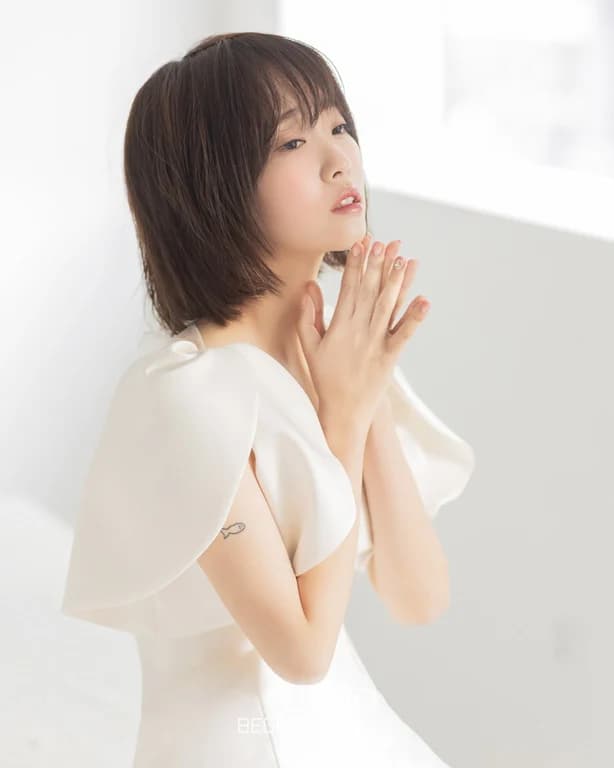 비기닝 단발 웨딩 06/08 — 단발 웨딩 · 자연스러운 속광 피부 · 얇고 투명한 베이스