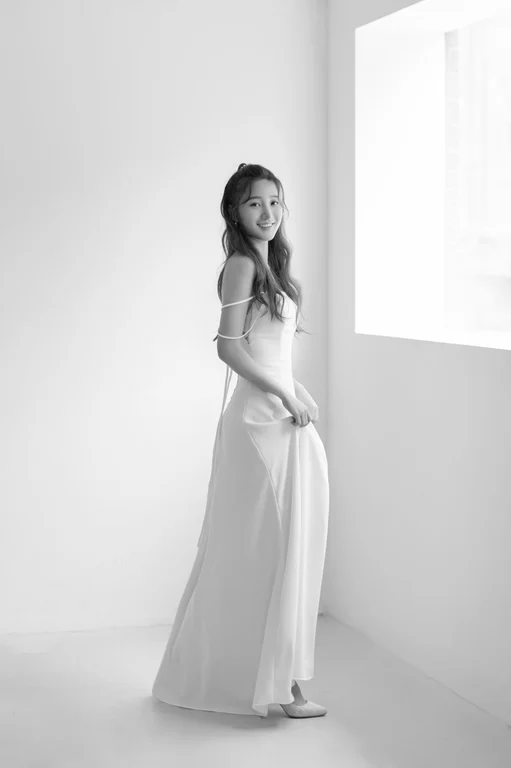비기닝 브라이덜 룩북 06/06 — 브라이덜 룩북 · 다양한 웨딩 스타일 제안 · 자연스러운 피부 표현