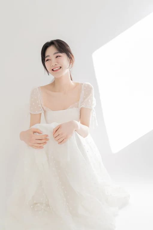 비기닝 내추럴 룩북 04/07 — 내추럴 룩북 · 자연광 중심 · 맑고 깨끗한 피부 표현