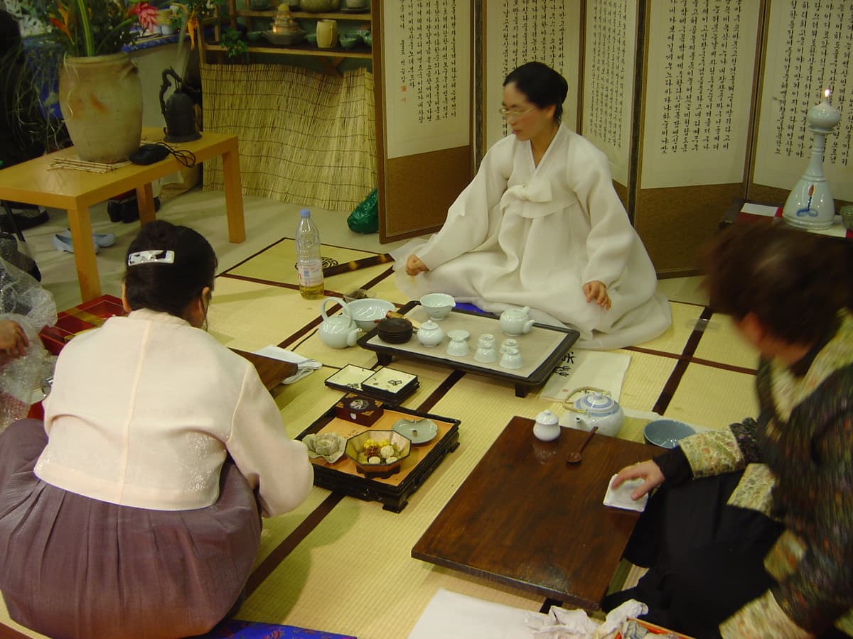 티라운지 제주 순수 말차·화산암차 티타임